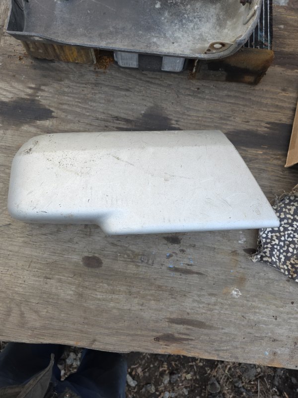 Клык бампера Toyota LAND CRUISER PRADO KZJ71G 1KZ-TE 1996 задний левый (б/у)