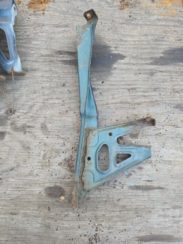 Планка Toyota LAND CRUISER HZJ105L-GCMNS 1HZ 2000 (б/у)