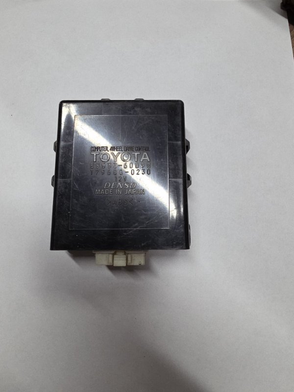 Блок управления блокировкой Toyota LAND CRUISER HDJ101 1HDFTE 2000 (б/у)