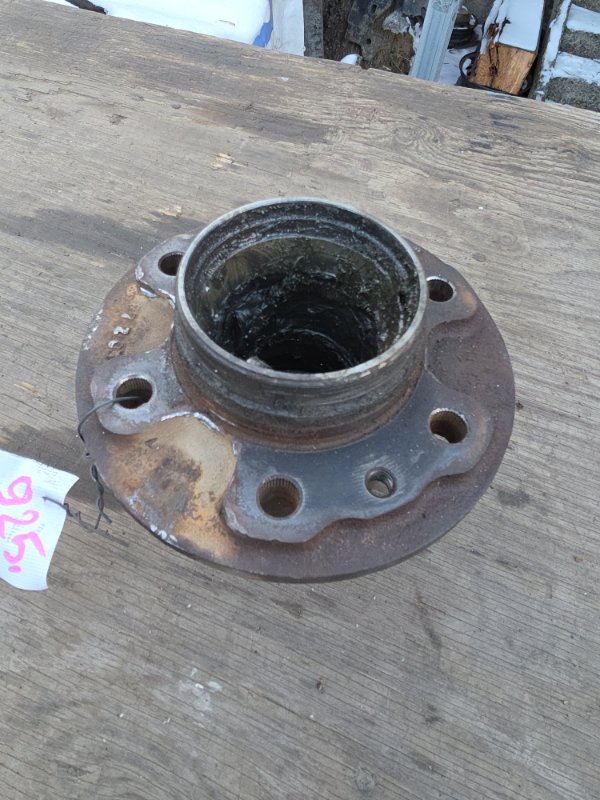 Ступица Toyota LAND CRUISER PRADO LJ72 3L 1992 передняя (б/у)