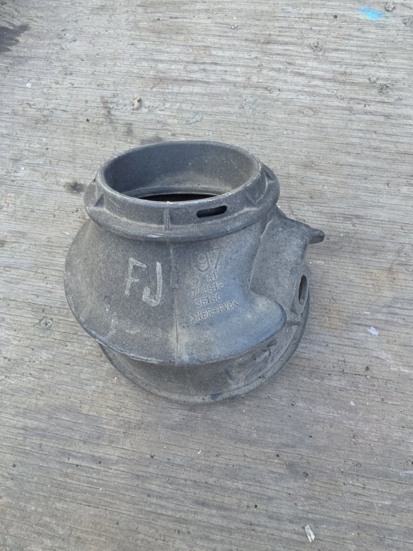 Уплотнитель резиновый Toyota FJ CRUISER GSJ15 1GRFE 2012 (б/у)