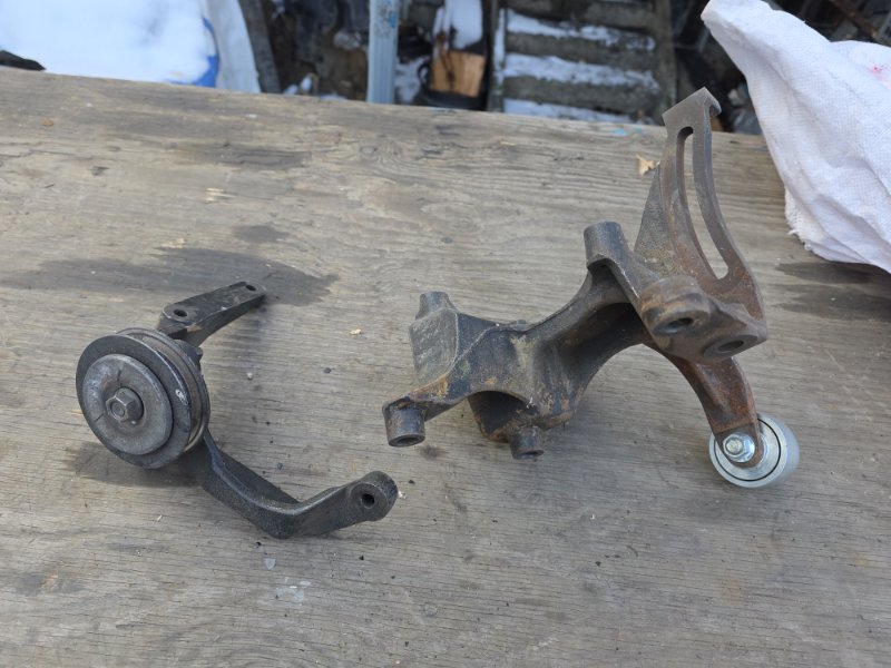 Крепление кондиционера Toyota LAND CRUISER PRADO LJ78 2L-TE 1991 (б/у)