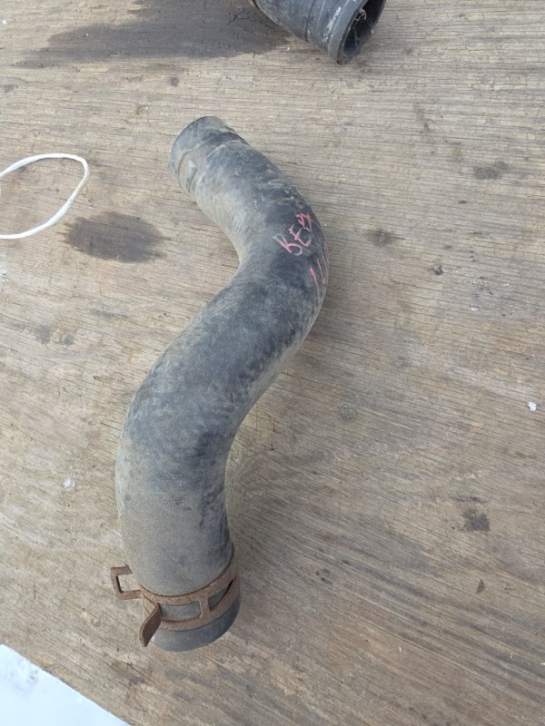 Патрубок системы охлаждения Toyota LAND CRUISER HDJ81 1HD-T 1994 (б/у)