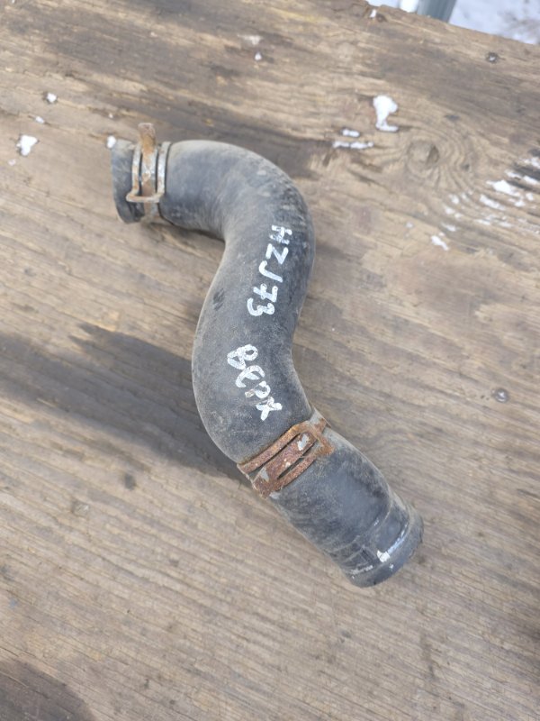 Патрубок системы охлаждения TOYOTA LAND CRUISER HZJ73 1HZ 1993 (б/у)