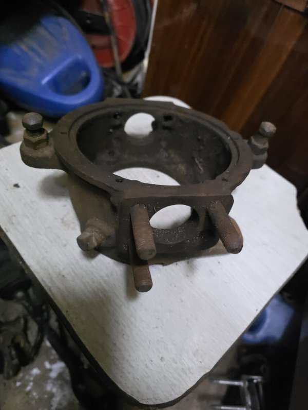 Кулак поворотный TOYOTA LAND CRUISER PRADO KZJ78 KZJ71 LJ78 LJ71 1KZTE 2LTE 1993 передний левый (б/у)