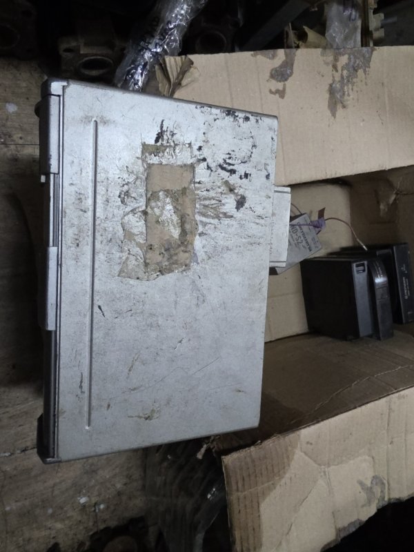 CD - чейнджер Toyota LAND CRUISER PRADO KZJ78 1KZ-TE 1993 (б/у)