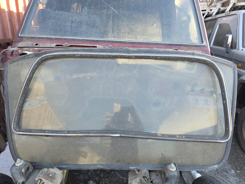 Уплотнительная резинка Toyota LAND CRUISER HZJ80 1HZ 1992 задняя (б/у)