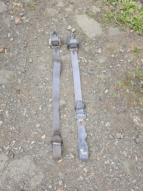 Ремень безопасности TOYOTA LAND CRUISER HDJ81 1HDT 1995 задний (б/у)
