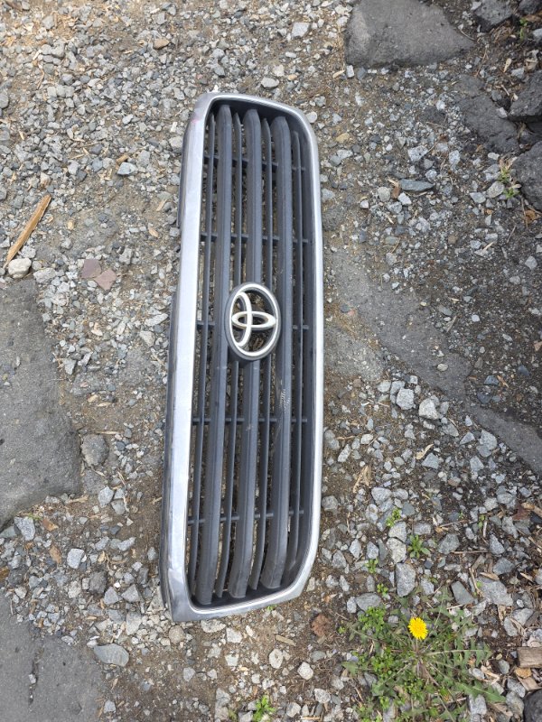 Решетка радиатора Toyota LAND CRUISER HDJ101 1HDFTE 2000 (б/у)