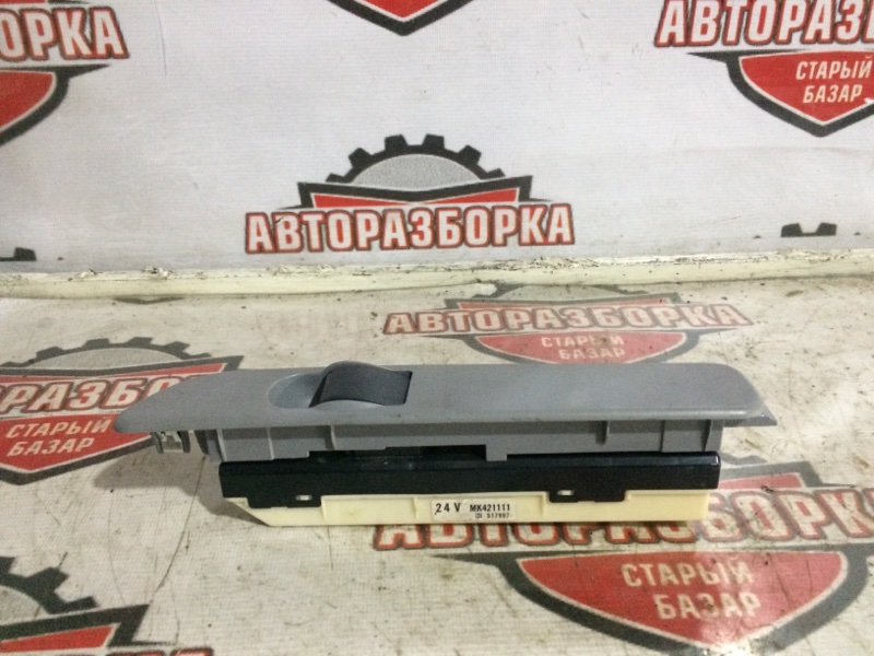 Кнопка стеклоподъемника Mitsubishi Fuso Canter FE83D 4M50 2003 передняя левая (б/у)