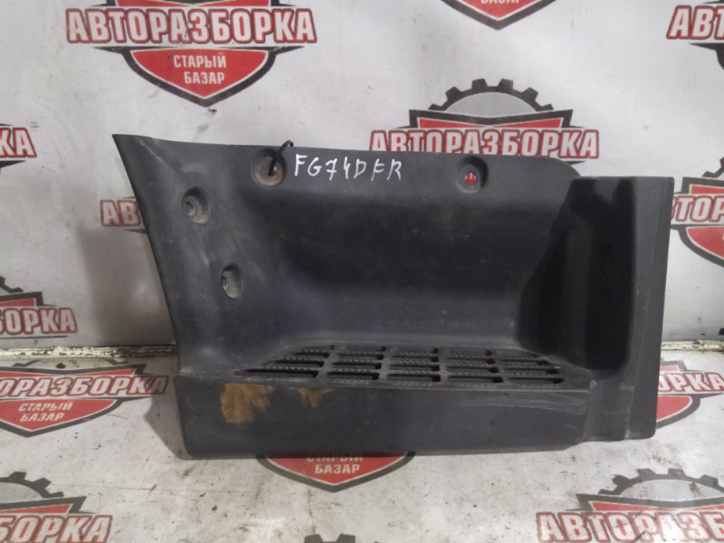 Подножка Mitsubishi Canter FG74D 4M50 2010 передняя правая (б/у)