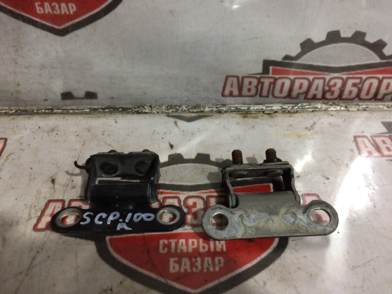 Петля двери багажника Toyota Ractis SCP100 2SZFE 2007 задняя (б/у)