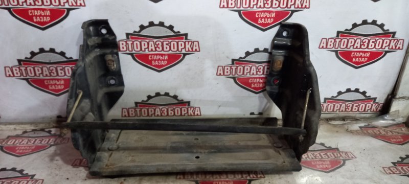 Крепление аккумулятора Mitsubishi Fuso Canter FB50AB 4M40 2001 (б/у)