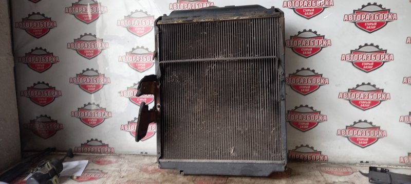 Радиатор охлаждения двигателя Hino Dutro XZU301 15B LPG ГАЗ 12V 2002 (б/у)