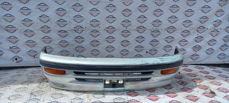 Бампер Toyota Hiace KZH106G 1KZTE 1994 передний (б/у)