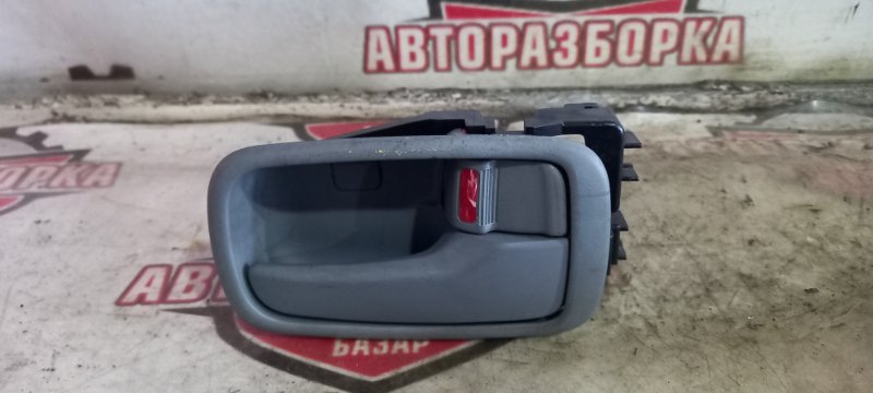 Ручка двери внутренняя Mitsubishi Airtrek CU2W 4G63 2001 задняя правая (б/у)