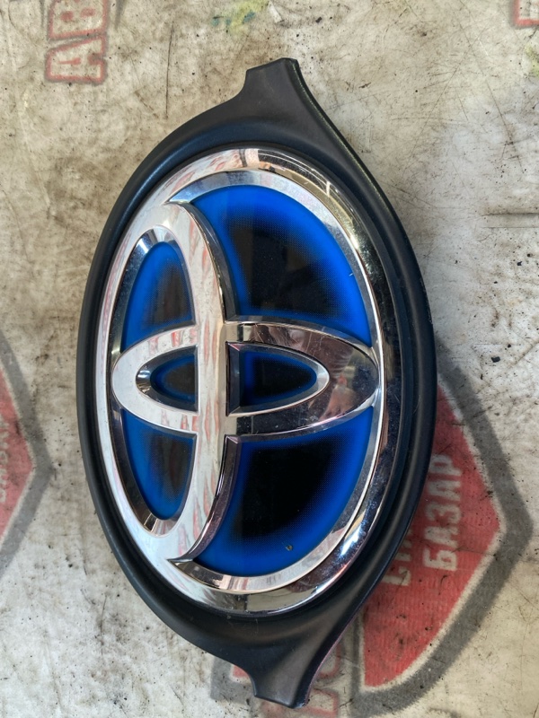 Эмблема Toyota Sienta NHP170G 1NZFXE 2016 (б/у)