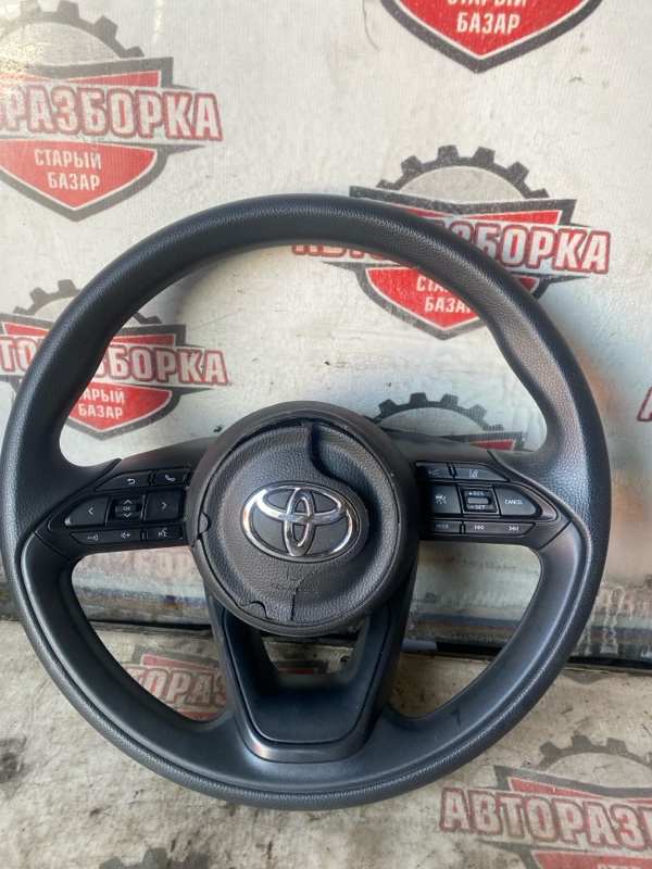 Руль Toyota Yris MXPA10 M15A 2020 (б/у)