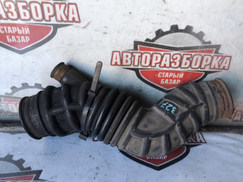 Патрубок воздушного фильтра Nissan Atlas R4F23 QD32 2005 (б/у)