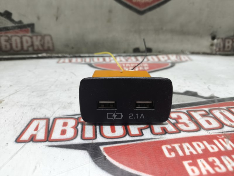 Usb разъем Subaru Impreza GT2 FB16 2019 (б/у)