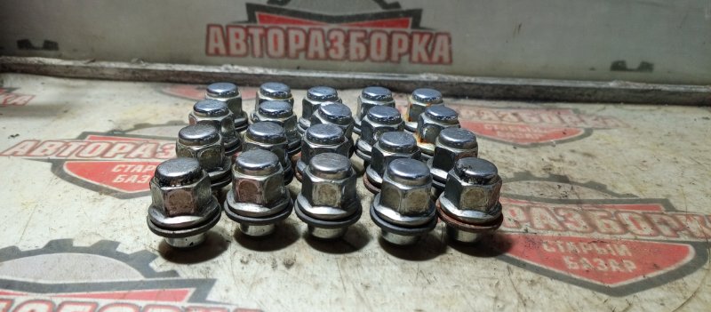 Гайка на колесо Toyota Premio AZT240 1AZFSE 2002 (б/у)