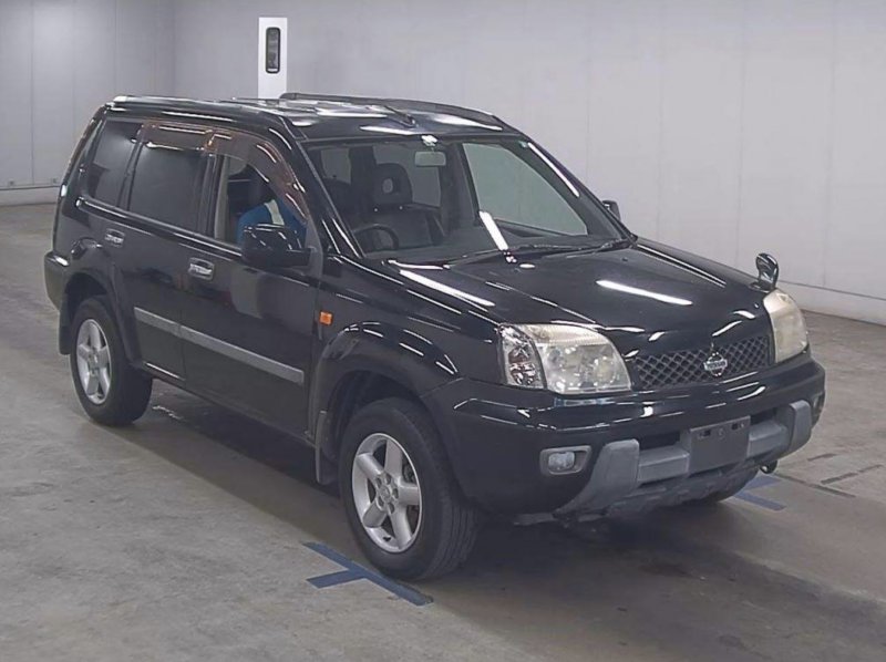 Автомобиль NISSAN X-TRAIL NT30 QR20DE 2002 года в разбор