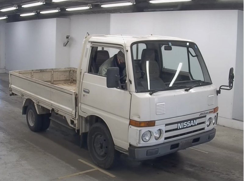 Автомобиль NISSAN ATLAS AF22 TD27 в разбор