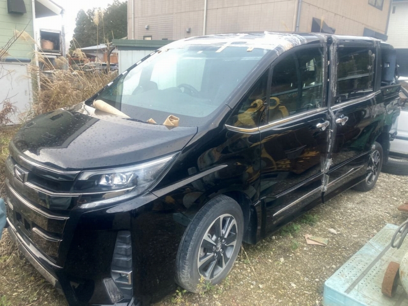 Автомобиль TOYOTA NOAH ZRR80 3ZRFAE 2019 года в разбор