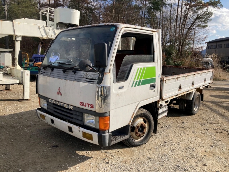 Автомобиль MITSUBISHI CANTER N-FB300B 4DR5 1989 года в разбор