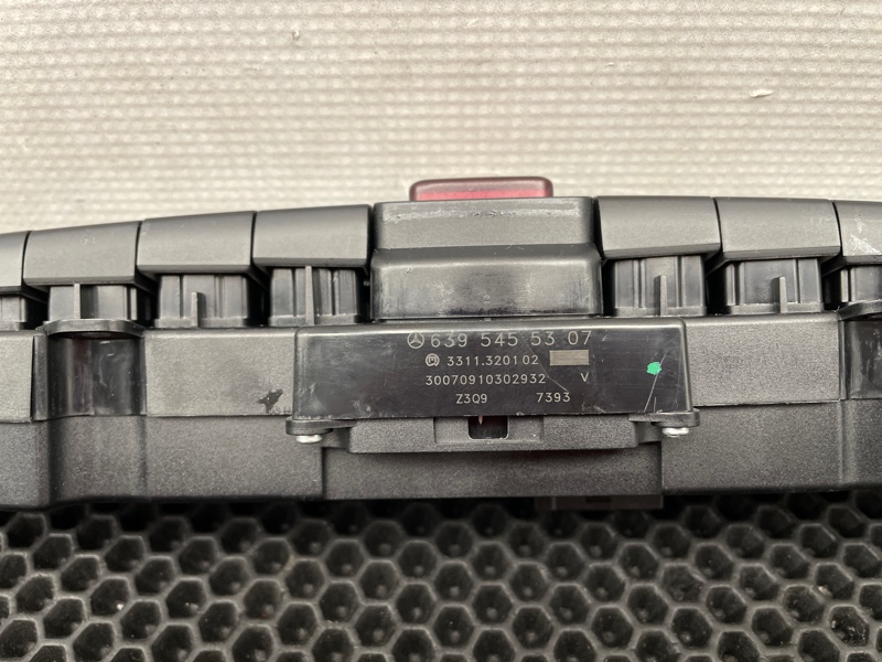 Блок кнопок V-Class 2007 W639 272.978 3.5