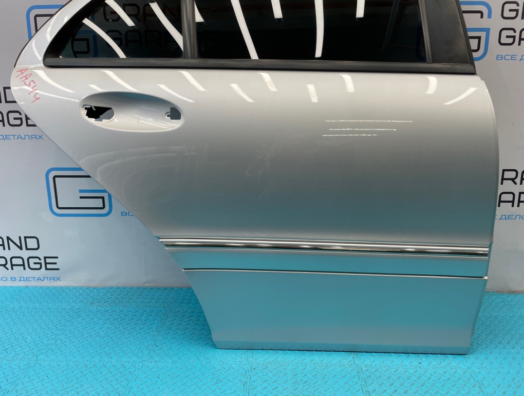 Дверь задняя правая C-Class 2005 W203 271.948 1.8