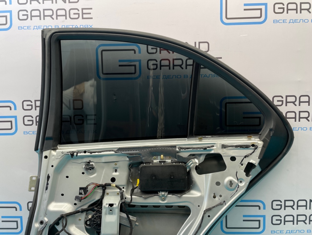 Дверь задняя правая C-Class 2005 W203 271.948 1.8