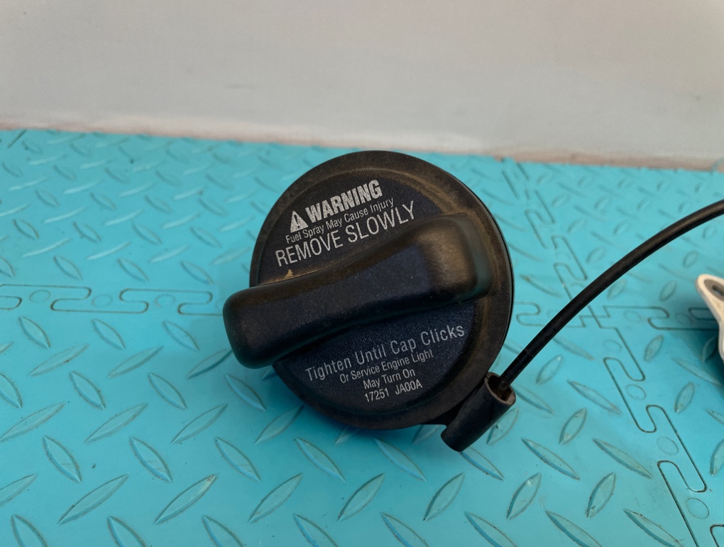Лючок бензобака FX35 2010 S51 VQ35HR 3.5