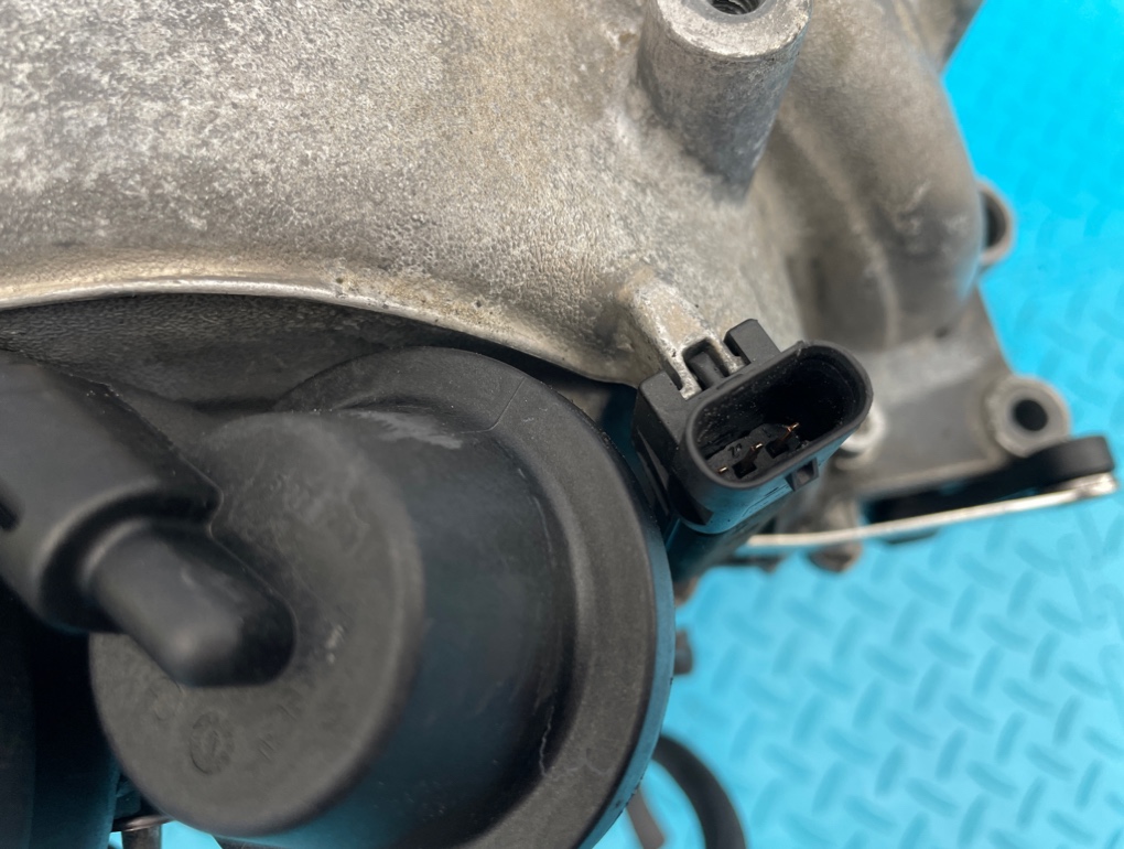 Коллектор впускной E-Class 2007 W211 272.972 3.5