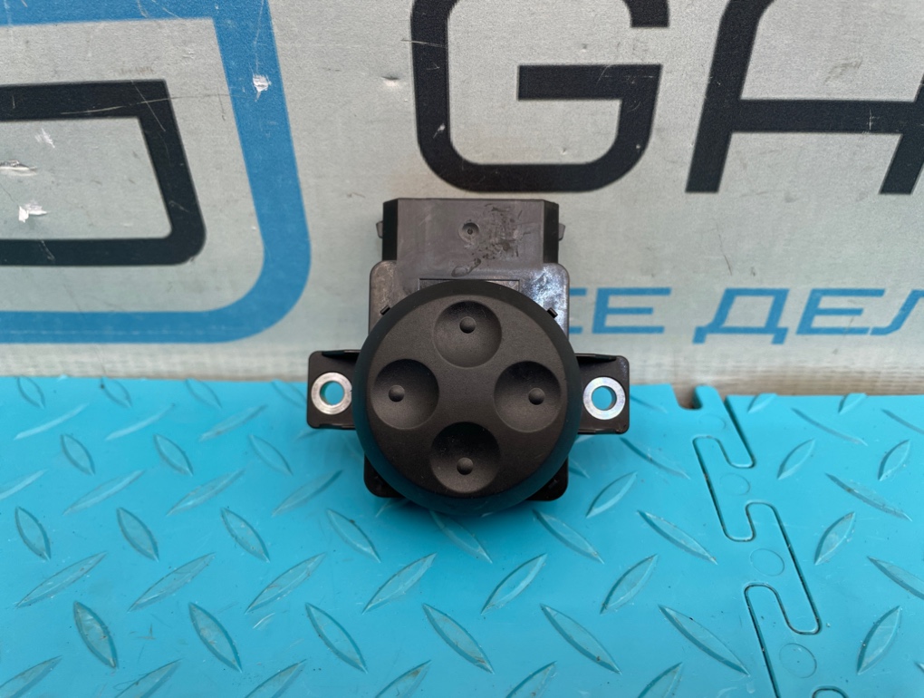 Кнопка передняя Audi Q5 2010 8RB CDNC 2.0 8E0959777B контрактная