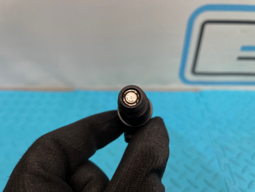 Форсунка топливная Hummer H2 GMT820 LQ4 6.0 Форсунка топливная Hummer H2 GMT820 LQ4 6.0