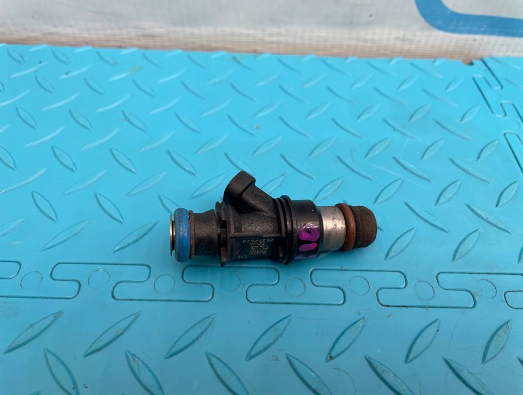 Форсунка топливная H2 2005 GMT820 LQ4 6.0