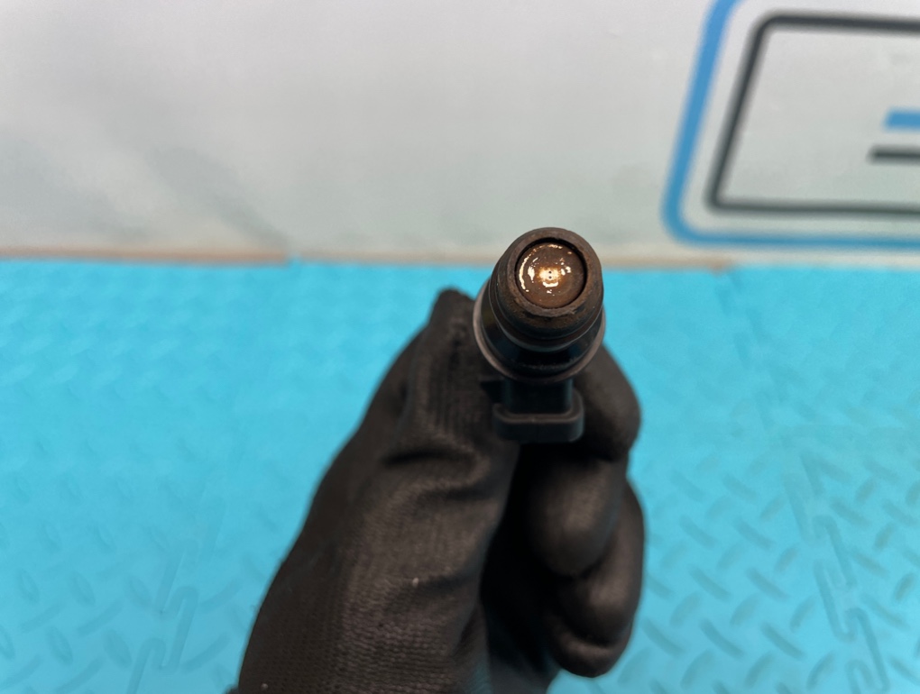 Форсунка топливная Hummer H2 GMT820 LQ4 6.0