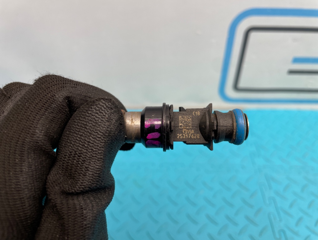 Форсунка топливная H2 2005 GMT820 LQ4 6.0