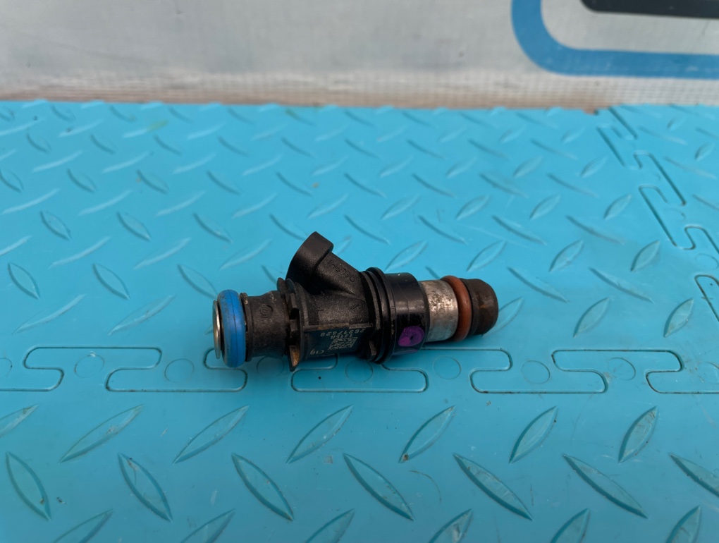 Форсунка топливная Hummer H2 2005 GMT820 LQ4 6.0 25317628 контрактная