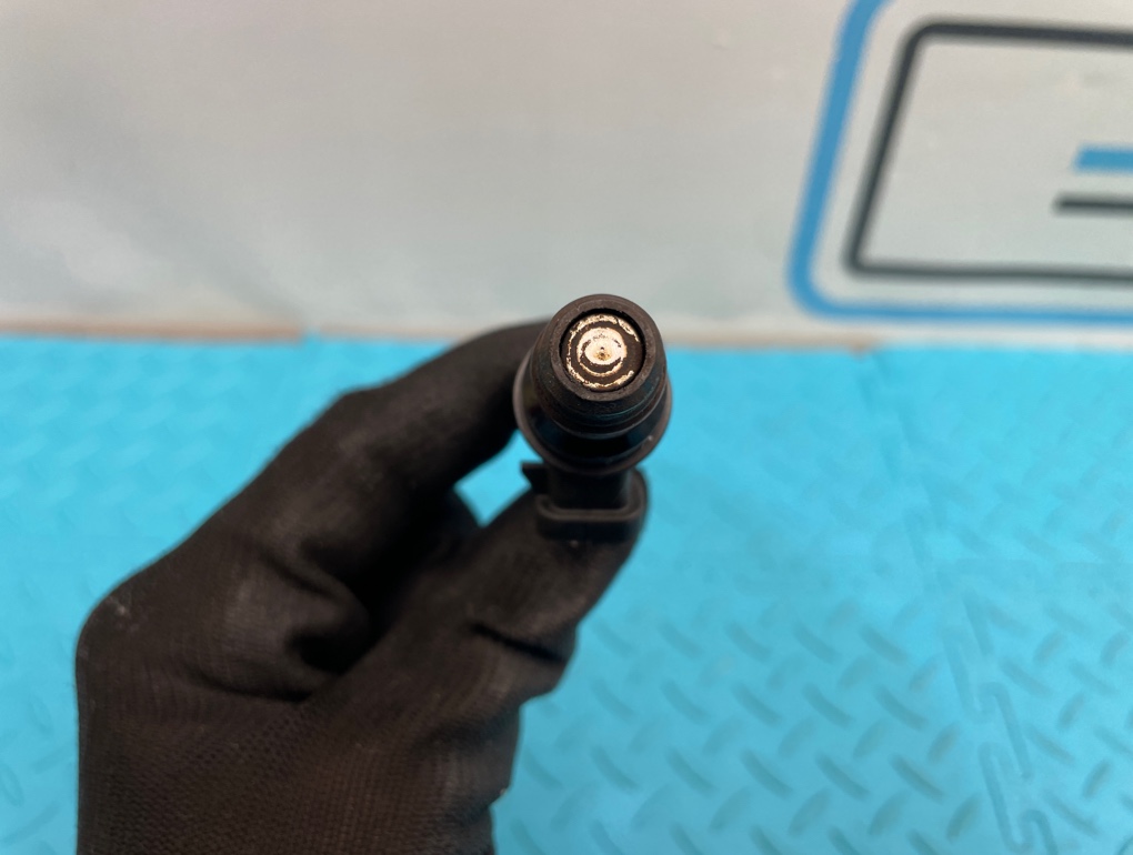 Форсунка топливная Hummer H2 GMT820 LQ4 6.0