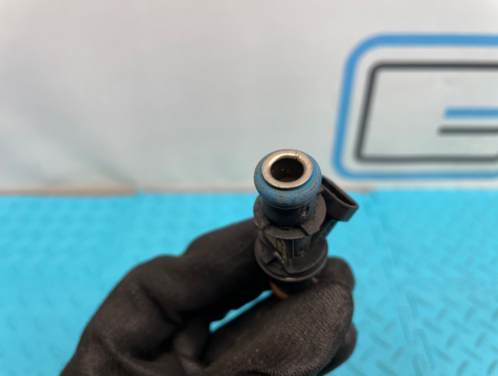 Форсунка топливная H2 2005 GMT820 LQ4 6.0