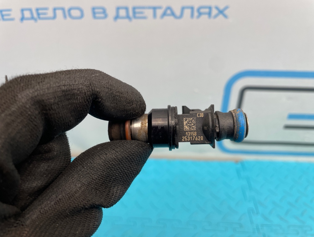 Форсунка топливная H2 2005 GMT820 LQ4 6.0