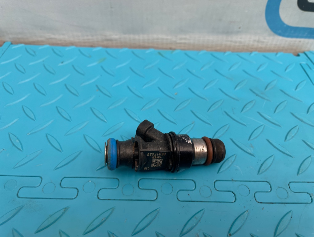 Форсунка топливная Hummer H2 2005 GMT820 LQ4 6.0 25317628 контрактная