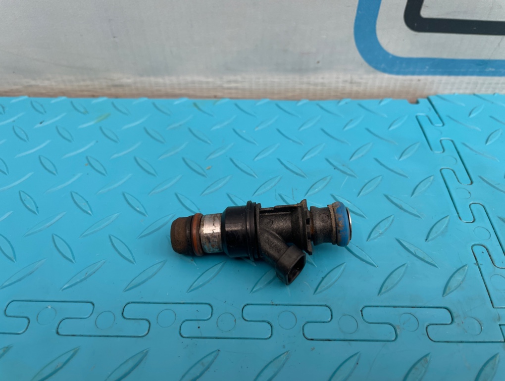 Форсунка топливная Hummer H2 2005 GMT820 LQ4 6.0 25317628 контрактная