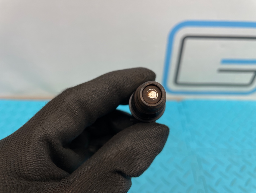 Форсунка топливная Hummer H2 GMT820 LQ4 6.0