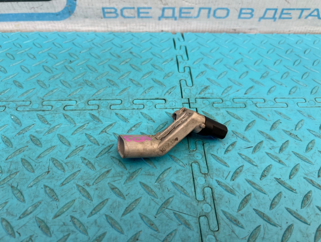 Датчик коленвала Audi A6 C7 CGLC 2.0 Датчик коленвала Audi A6 C7 CGLC 2.0