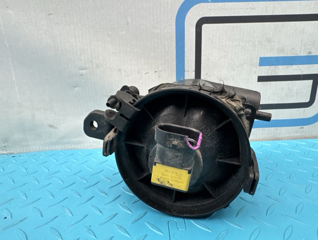 Фара противотуманная правая Volvo S80 AS D5244T4 2.4 Фара противотуманная правая Volvo S80 AS D5244T4 2.4