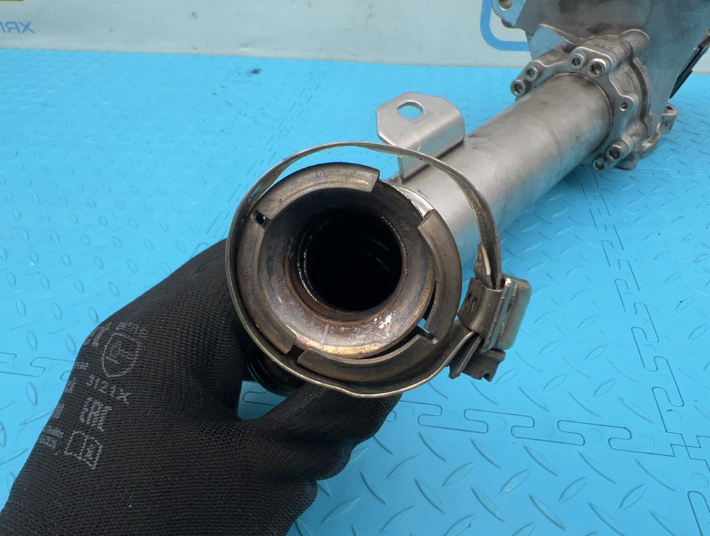 Клапан EGR Volvo XC70 SZ D5244T4 2.4