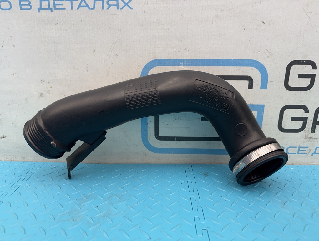Запчасть патрубок интеркулера Volvo XC70 2009 BZ D5244T4 2.4 30741667 контрактная Патрубок интеркулера Volvo XC70 2009 BZ D5244T4 2.4 30741667 контрактная